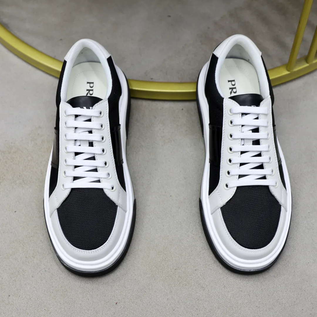 Ex-factory price: 680💰Top original order Brand: PRADA (Prada) Standard code: Men's size 38/44 (45 can be customized) Grade: Same as the official website Material: Original cowhide stitched with imported cloth, cowhide lining, original combination of two-color wear-resistant soft outsole Style category: casual sports version, young fashion, European and American trend, British style Color: actual picture color